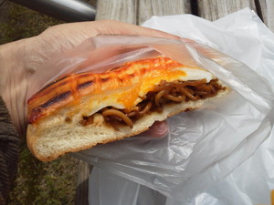 とろ～りたまご＆焼きそば：ロンドン