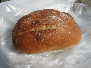 ライ麦パンあんぱん：しろはとベーカリー