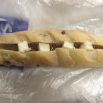 カルピスバターとはちみつのフランスパン：志津屋京阪三条店