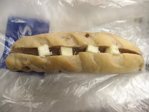 カルピスバターとはちみつのフランスパン：志津屋