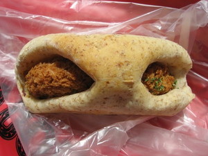 横須賀海軍カレーコロッケパン：ポンパドウル