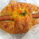 デリカクロワッサン チーズ＆ソーセージ：志津屋京阪三条店