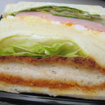 国産チキンのミニサンド（トマトカレー）：FREDS CAFE梅田店