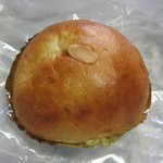 ラムレーズンクリームパン：eze bleu