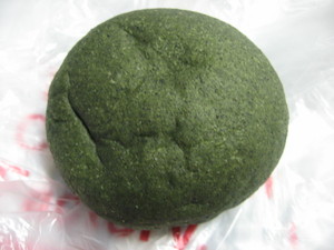 よもぎあんぱん：天満粉もん製作所