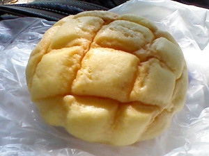 メロンパン：志津屋