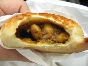 焼き精進カレーパン：トロワ