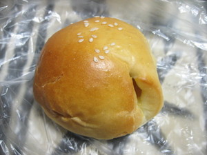 かぼちゃ餡パン：ひこうせん