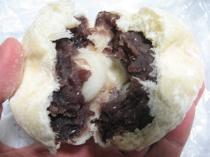 塩麹入り白玉あんぱん（小倉）：パネッテリアオークラ