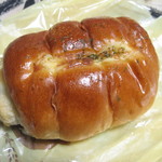ちくわパン：チロル