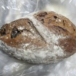 赤ワインのパン：花かごパン
