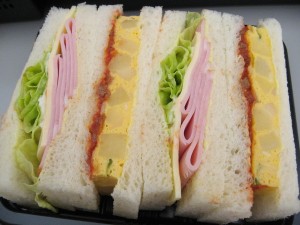 自家製オムレツのオリジナルミートソース添え：神戸屋