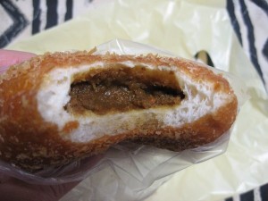 淡路産玉葱入りカレーパン：ロンドン