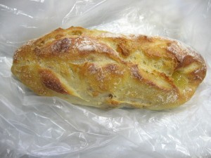 蜜リンゴとくるみのフランスパン：シャトン