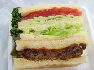 ビーフカツサンドと野菜サンド：パネッテリアオークラ