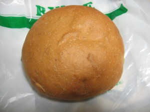 くるみパン：ベーカリー柳月堂