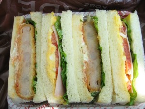 タルタルエビカツサンド：cascade