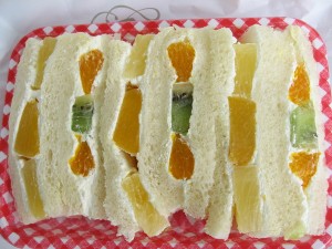 フルーツサンド：進々堂