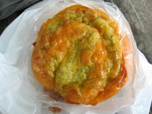 ベーコントマトロール：志津屋