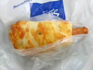 うま辛ツイスタードッグ：志津屋