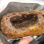 黒カレーパン：FREDS CAFE