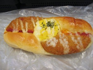 たまごコロッケパン：FREDS CAFE