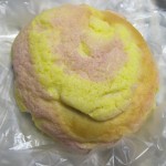 紫芋とサツマイモと栗のマーブルメロンパン：ボナペティ出町店