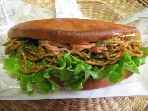 パーカーハウス焼そば：志津屋