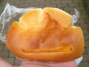 クリームパン：トリーゴ（九条）