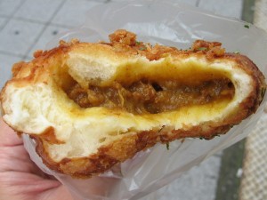 カレーフライ：渡部ベーカリー