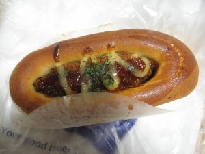 コロッケパン：志津屋
