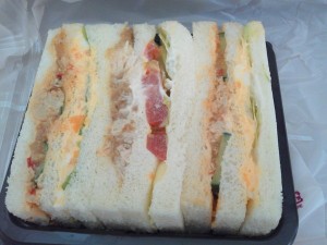 タイ風ガバオとグリーンカレーのサンド：FREDS CAFE