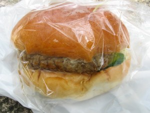 ハンバーグサンド：ベイカリー白川