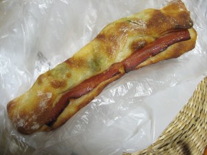アボカドクリームチーズ：オレノパンオクムラ