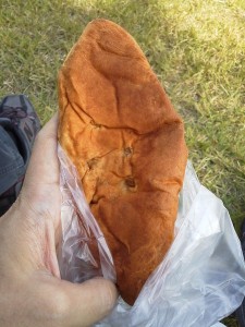 焼き芋ぱん：志津屋