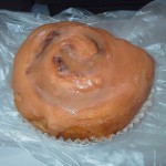 シナモン好きのシナモンロール：FREDS CAFE梅田店