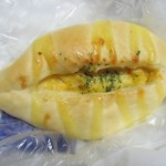 スモークチキンとコーンのフランスパン：志津屋京阪三条店