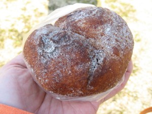 シュークリームドーナツ：ブンブン