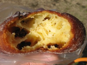 シュークリームドーナツ：ブンブン