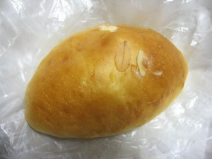とろーりクリームたっぷりのクリームパン：パンジョイ