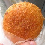 もちもちカリカリカレーパン：わくわくえがお