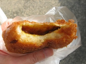 もちもちカリカリカレーパン：わくわくえがお