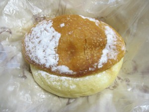 やわらかクリームパン：幸せの100円パン職人