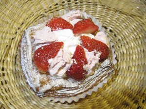 苺デニッシュ：ウインドベル