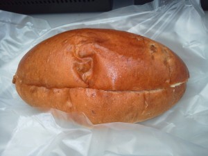 クリームチーズとはちみつのくるみパン：cookhouse