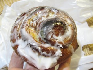 シナモンロール：やぎぱん