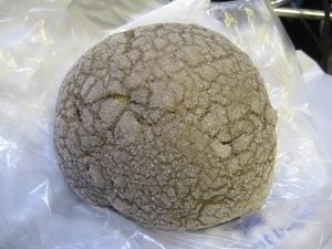 チョコバナナメロンパン：志津屋
