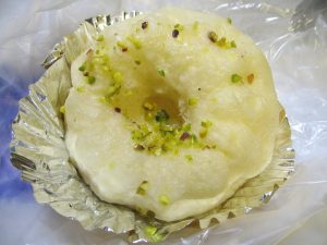 塩レモンレアチーズのクグロフ：志津屋