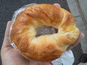 パイナップルのベーグル：こぱん