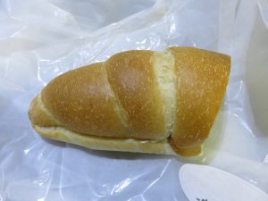 あんバターホルン：ヤマダベーカリー